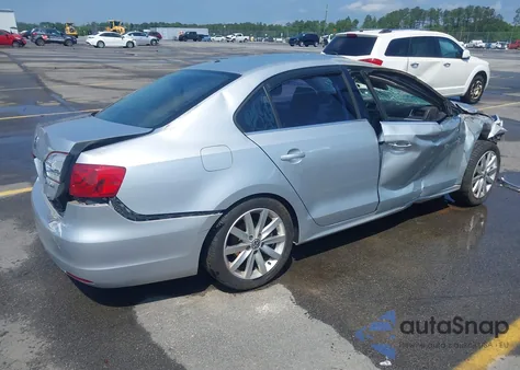 2013 Volkswagen Jetta 2.5L Se from USA, damaged, VIN 3VWDX7AJXDM455340